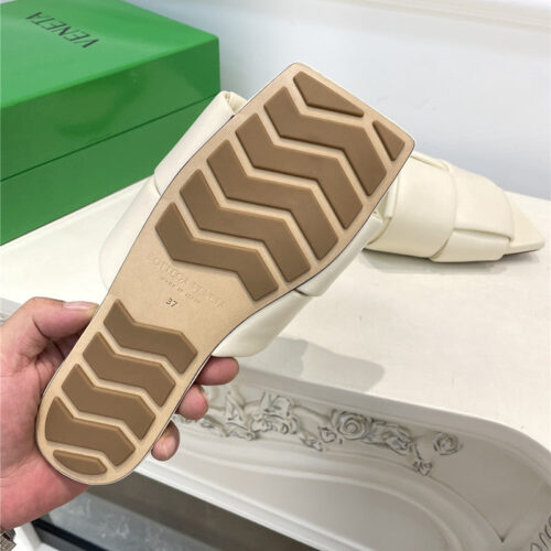 High Quality Luxury Bottega Veneta Patch Slides – Style 51174 product detail
