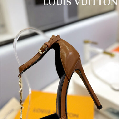 High Quality Luxury Louis Vuitton Fashion Bazaar Metal Chain High Heels – Style 60291 product detail