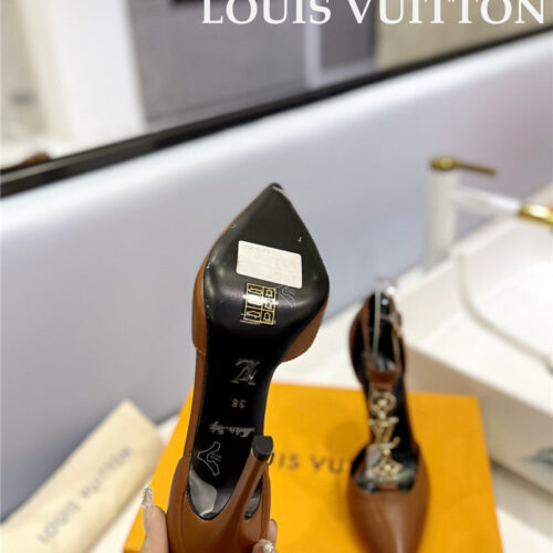 High Quality Luxury Louis Vuitton Fashion Bazaar Metal Chain High Heels – Style 60291 product detail