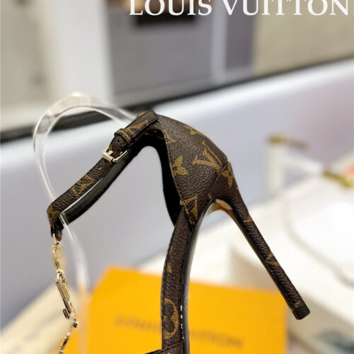 High Quality Luxury Louis Vuitton Fashion Bazaar Metal Chain High Heels – Style 27523 product detail