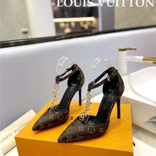 High Quality Luxury Louis Vuitton Fashion Bazaar Metal Chain High Heels – Style 27523 product detail