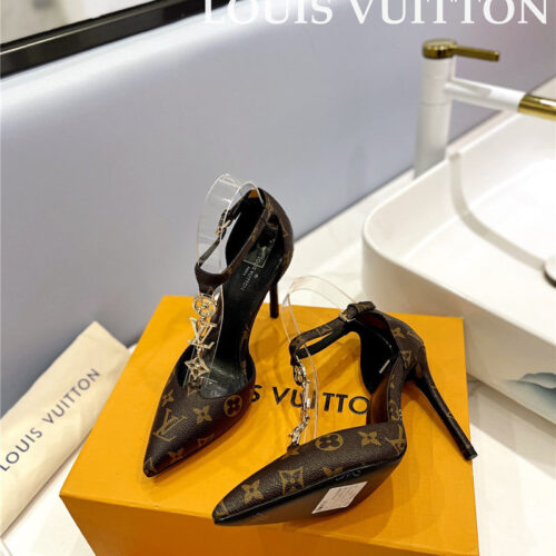 High Quality Luxury Louis Vuitton Fashion Bazaar Metal Chain High Heels – Style 27523 product detail
