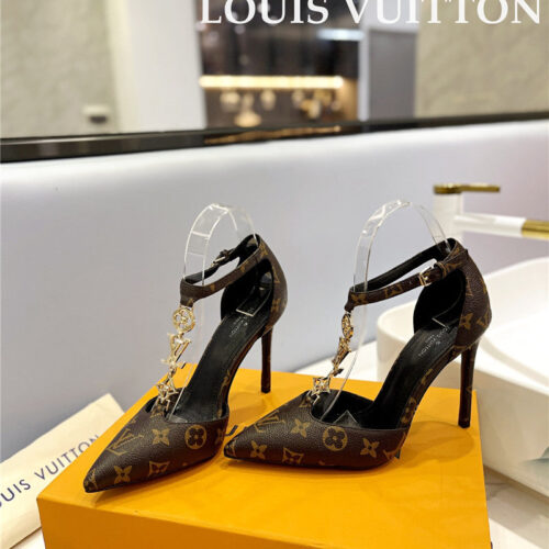 High Quality Luxury Louis Vuitton Fashion Bazaar Metal Chain High Heels – Style 27523 product detail
