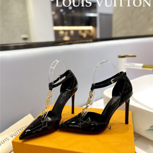 High Quality Luxury Louis Vuitton Fashion Bazaar Metal Chain High Heels product detail