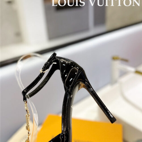 High Quality Luxury Louis Vuitton Fashion Bazaar Metal Chain High Heels product detail