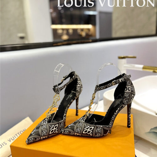 High Quality Luxury Louis Vuitton Fashion Bazaar Metal Chain High Heels – Style 61987 product detail