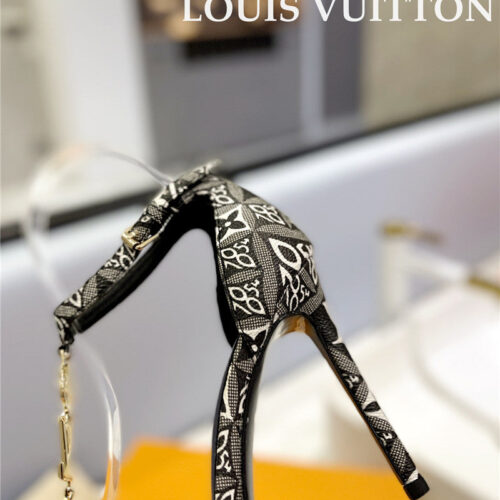 High Quality Luxury Louis Vuitton Fashion Bazaar Metal Chain High Heels – Style 61987 product detail