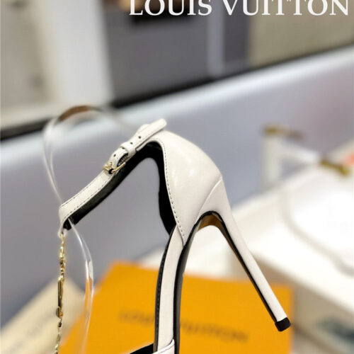 High Quality Luxury Louis Vuitton Fashion Bazaar Metal Chain High Heels – Style 29219 product detail
