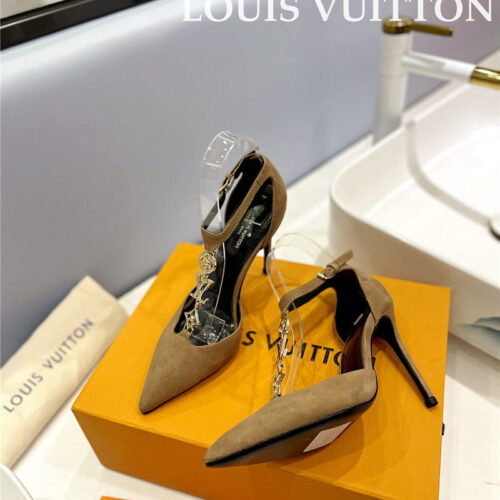 High Quality Luxury Louis Vuitton Fashion Bazaar Metal Chain High Heels – Style 96451 product detail