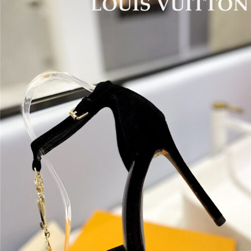 High Quality Luxury Louis Vuitton Fashion Bazaar Metal Chain High Heels – Style 63683 product detail