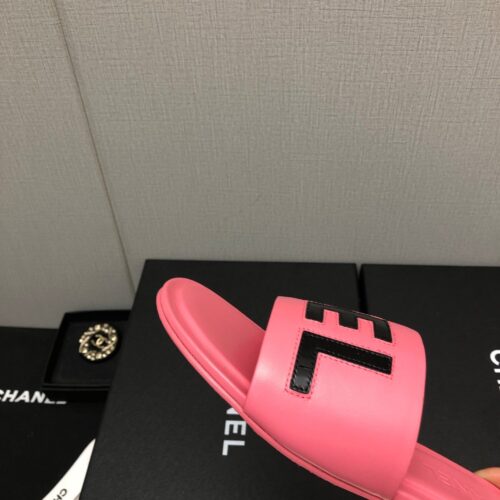 High Quality Luxury Chanel Color Matching Letter Leather Buckle Slippers – Style 87686 product detail