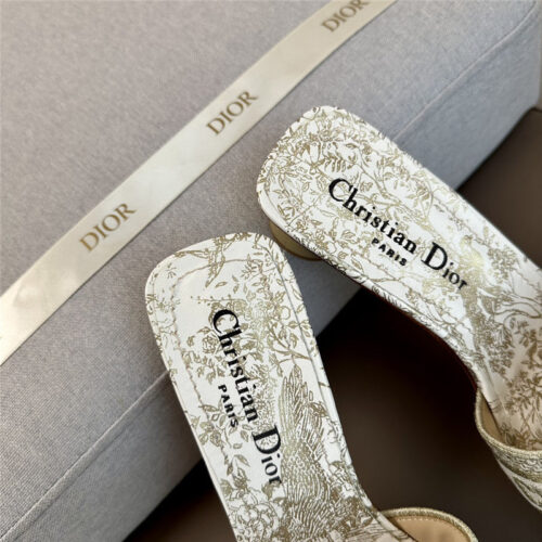 High Quality Luxury Dior Logo Embroidered Slippers – Style 46470 product detail