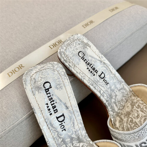 High Quality Luxury Dior Logo Embroidered Slippers – Style 06918 product detail