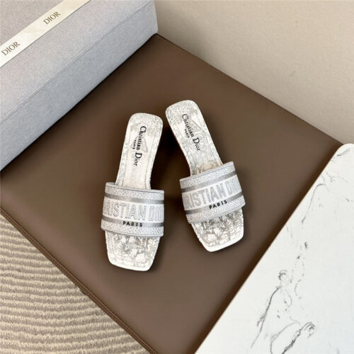 High Quality Luxury Dior Logo Embroidered Slippers – Style 06918 product detail