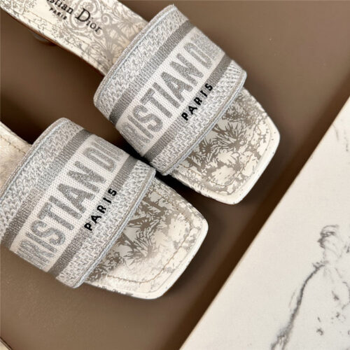 High Quality Luxury Dior Logo Embroidered Slippers – Style 06918 product detail