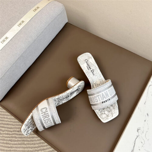 High Quality Luxury Dior Logo Embroidered Slippers – Style 06918 product detail