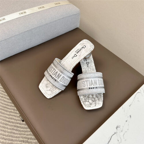 High Quality Luxury Dior Logo Embroidered Slippers – Style 06918 product detail
