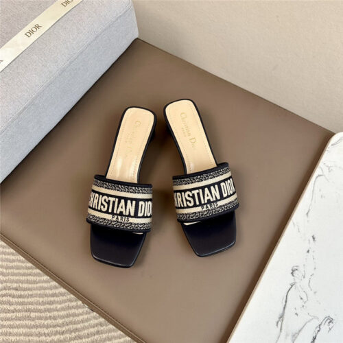 High Quality Luxury Dior Logo Embroidered Slippers alternate view