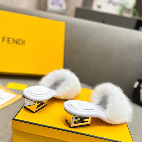 High Quality Luxury Fendi New Mink Fur Slippers – Style 25171 product detail