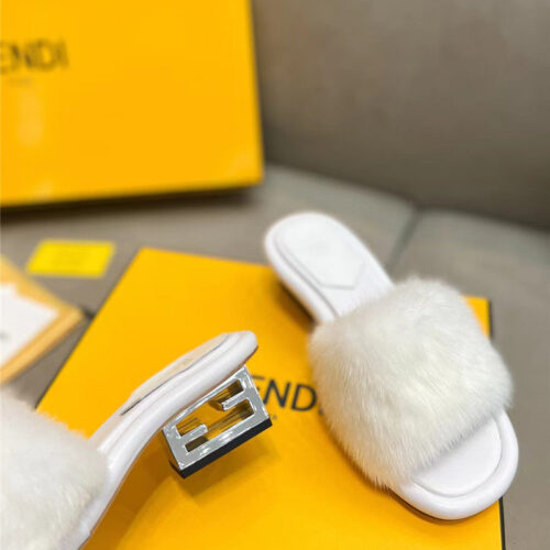 High Quality Luxury Fendi New Mink Fur Slippers – Style 25171 product detail