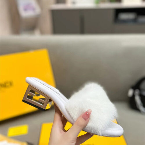 High Quality Luxury Fendi New Mink Fur Slippers – Style 25171 alternate view