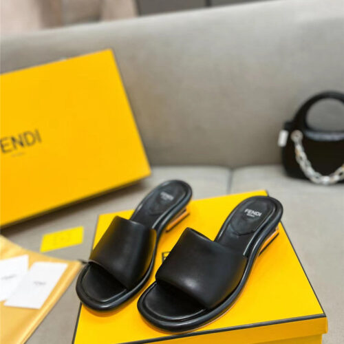 High Quality Luxury Fendi New Slippers – Style 30803