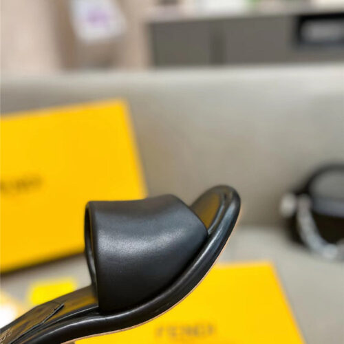 High Quality Luxury Fendi New Slippers – Style 30803 product detail