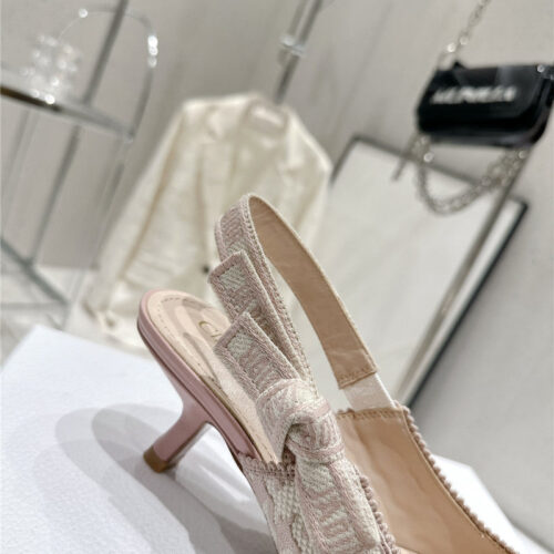 High Quality Luxury Dior Kitten Heel High Heels – Style 47814 product detail
