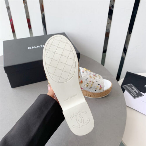 High Quality Luxury Chanel Rhombus Thick-Soled Flip Flops product detail