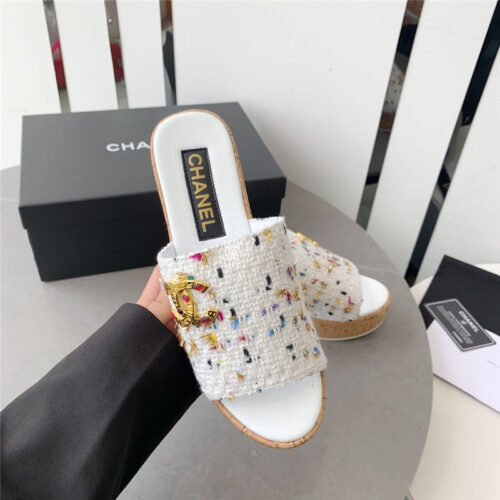 High Quality Luxury Chanel Rhombus Thick-Soled Flip Flops product detail