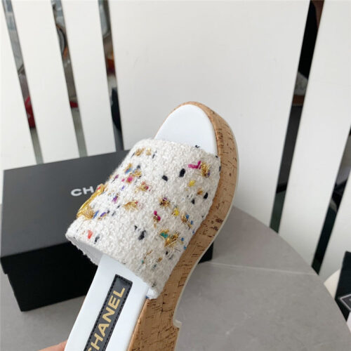 High Quality Luxury Chanel Rhombus Thick-Soled Flip Flops product detail