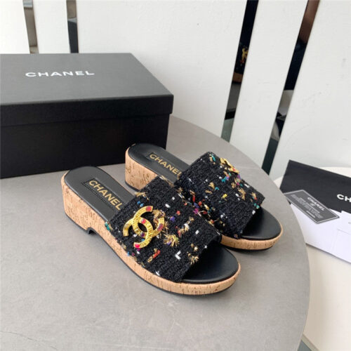 High Quality Luxury Chanel Rhombus Thick-Soled Flip Flops – Style 92326 alternate view
