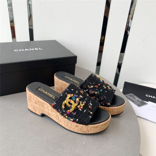 High Quality Luxury Chanel Rhombus Thick-Soled Flip Flops – Style 97414 alternate view