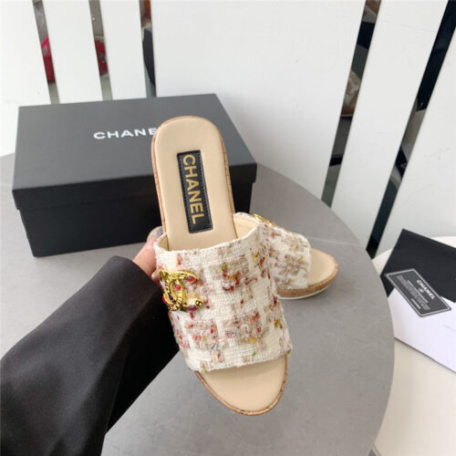 High Quality Luxury Chanel Rhombus Thick-Soled Flip Flops – Style 33574 product detail