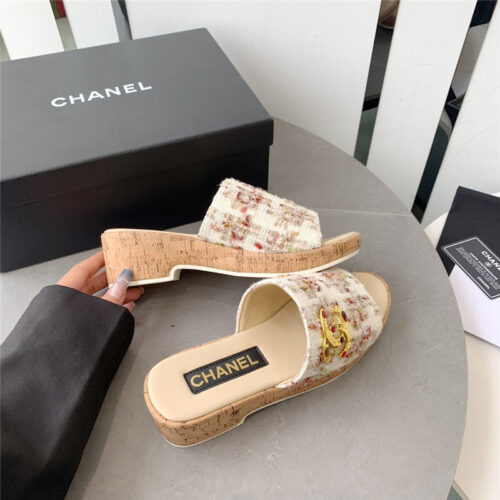 High Quality Luxury Chanel Rhombus Thick-Soled Flip Flops – Style 33574 product detail