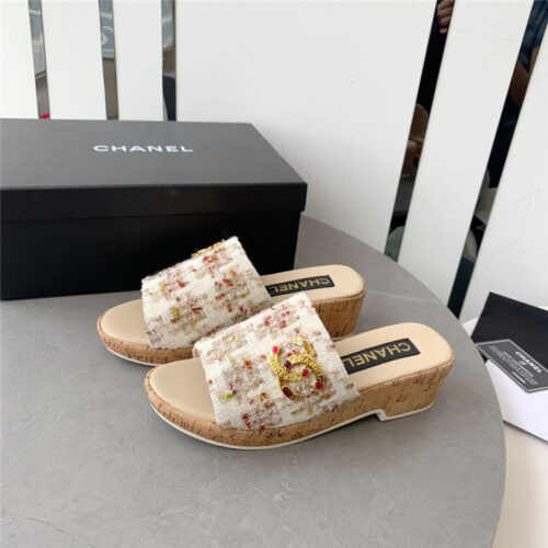 High Quality Luxury Chanel Rhombus Thick-Soled Flip Flops – Style 33574