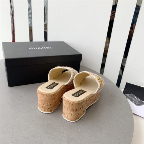 High Quality Luxury Chanel Rhombus Thick-Soled Flip Flops – Style 04198 product detail