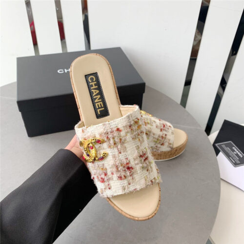 High Quality Luxury Chanel Rhombus Thick-Soled Flip Flops – Style 04198 product detail