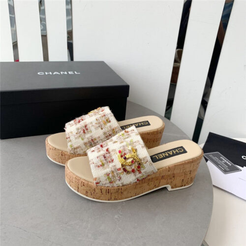High Quality Luxury Chanel Rhombus Thick-Soled Flip Flops – Style 04198