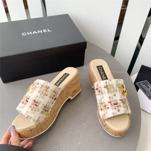 High Quality Luxury Chanel Rhombus Thick-Soled Flip Flops – Style 04198 product detail