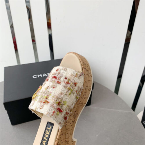 High Quality Luxury Chanel Rhombus Thick-Soled Flip Flops – Style 04198 product detail