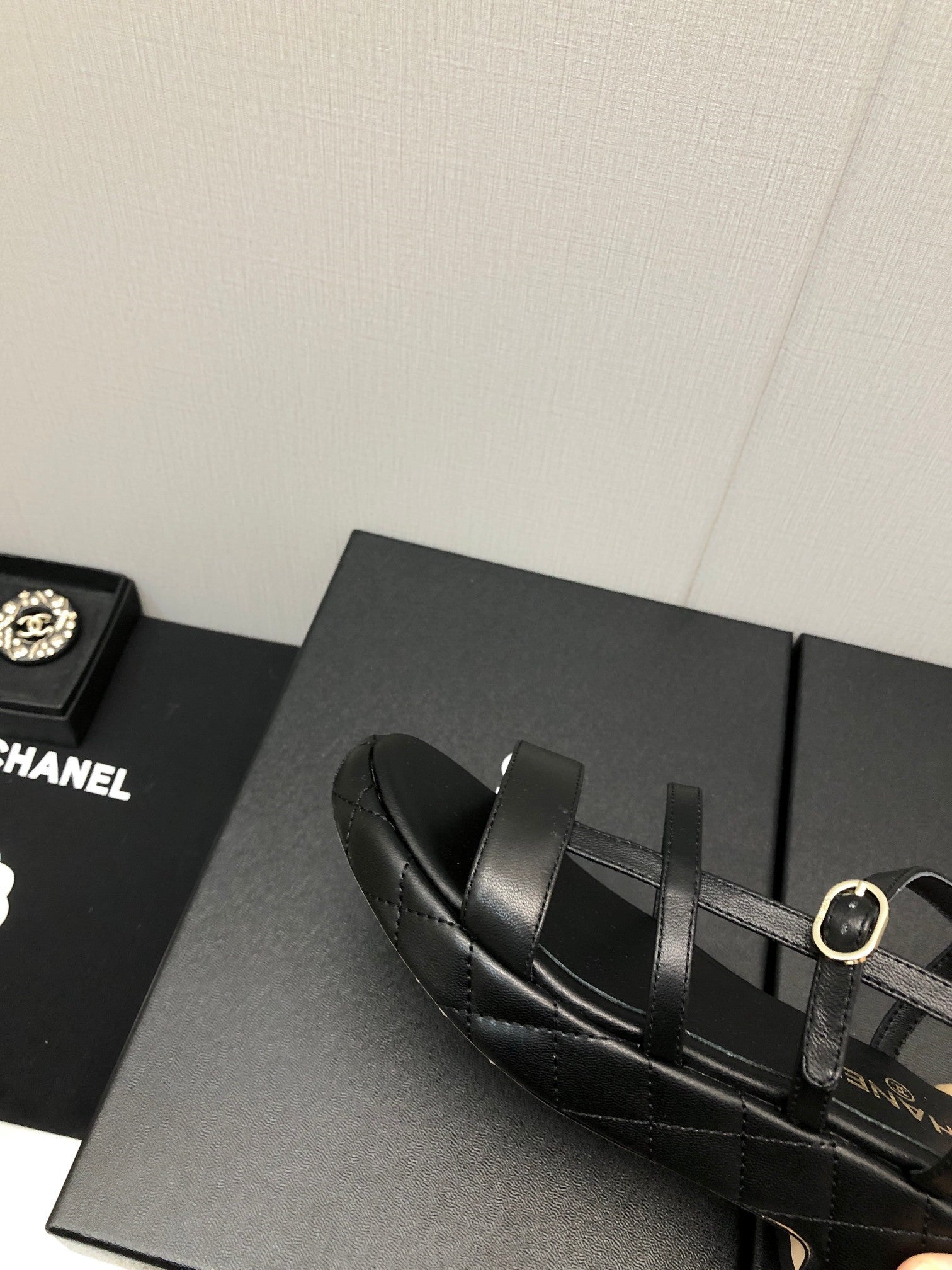 High Quality Luxury Chanel Back Metal Logo Sandals – Style 31398 product detail