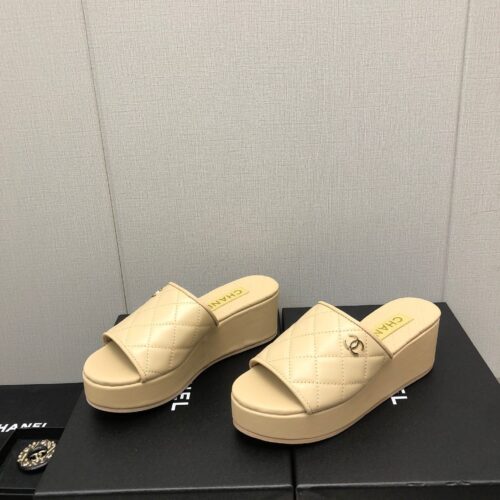 High Quality Luxury Chanel Rubber Outsole High Imitation Water Platform Slippers – Style 05286 product detail