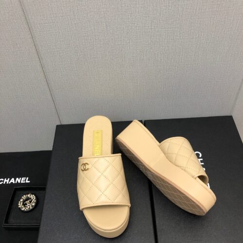 High Quality Luxury Chanel Rubber Outsole High Imitation Water Platform Slippers – Style 05286 product detail