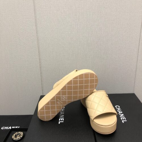 High Quality Luxury Chanel Rubber Outsole High Imitation Water Platform Slippers – Style 05286 product detail