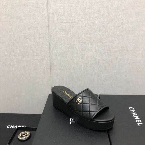 High Quality Luxury Chanel Rubber Outsole High Imitation Water Platform Slippers – Style 10374 product detail