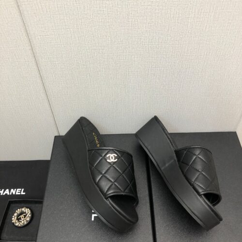 High Quality Luxury Chanel Rubber Outsole High Imitation Water Platform Slippers – Style 10374 alternate view