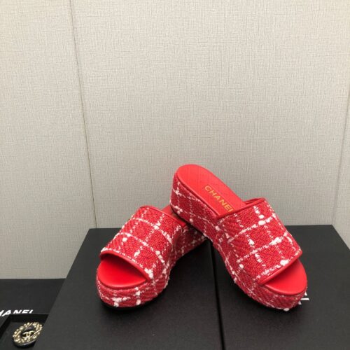 High Quality Luxury Chanel Rubber Outsole High Imitation Water Platform Slippers product detail