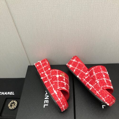 High Quality Luxury Chanel Rubber Outsole High Imitation Water Platform Slippers alternate view