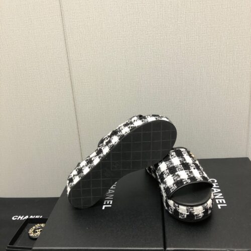 High Quality Luxury Chanel Rubber Outsole High Imitation Water Platform Slippers – Style 86086 product detail